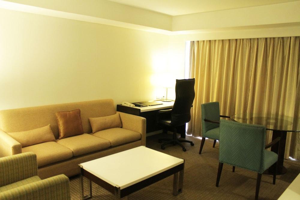 Century Park Hotel Manila Exterior foto