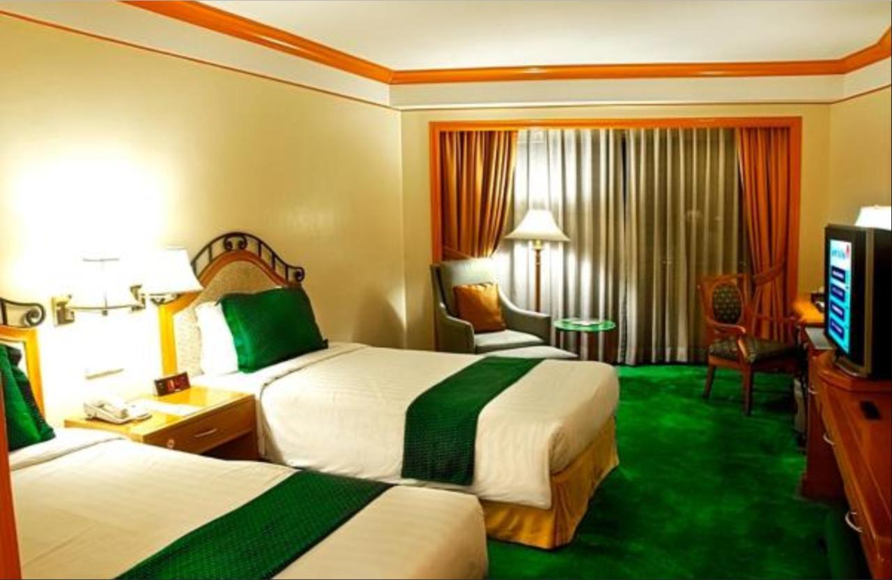 Century Park Hotel Manila Exterior foto